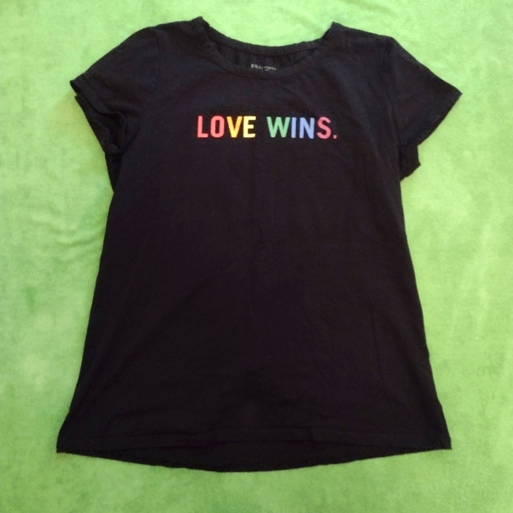 Philosophy M "love wins" shirt